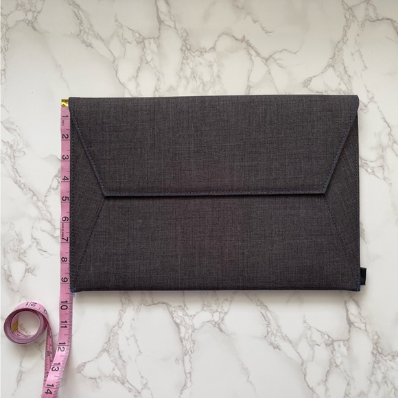 Incase - Envelope Sleeve in Woolenex fits MacBooks, laptops, tablets- gray/blue - Picture 11 of 14